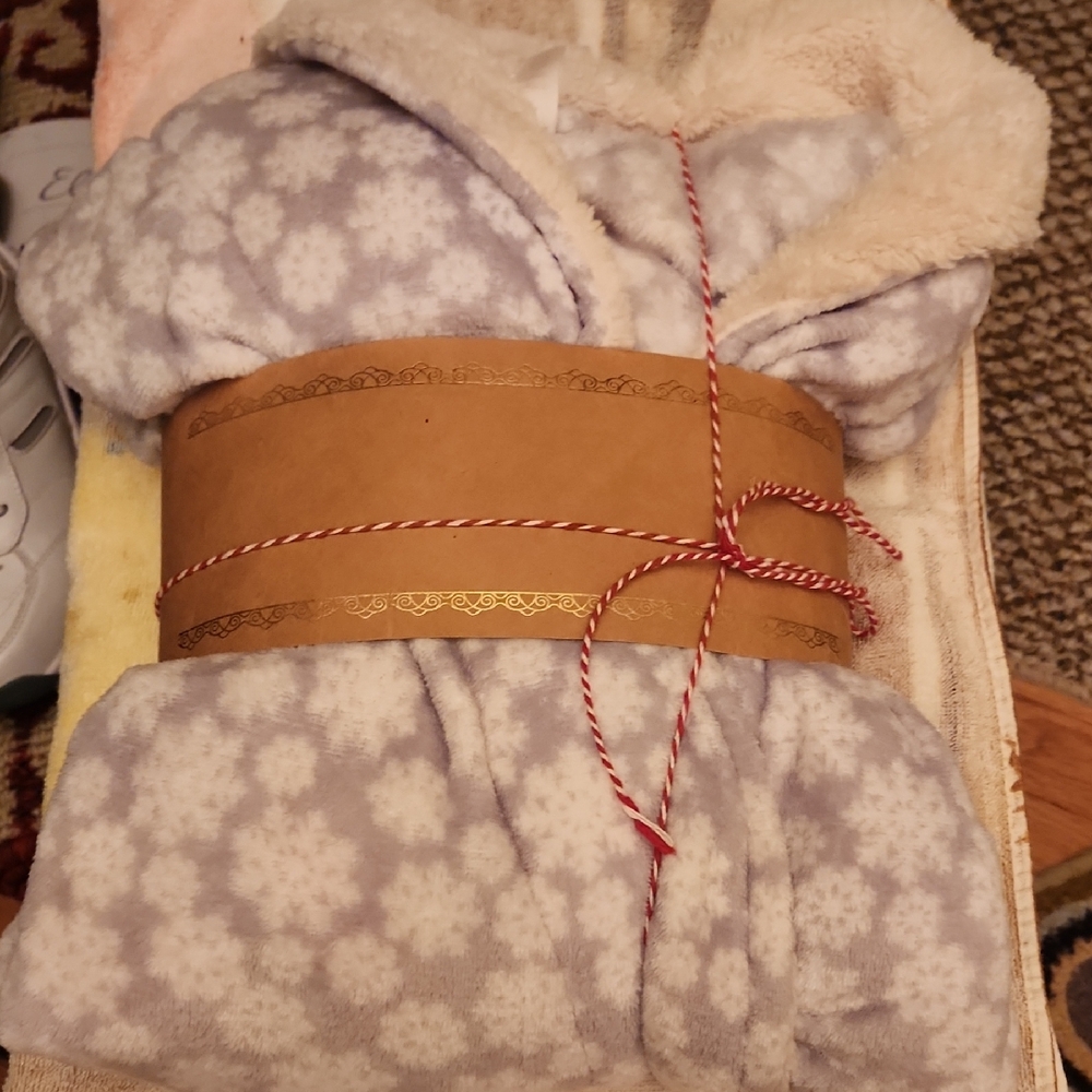 Cozy Snowflake Patterned Robe